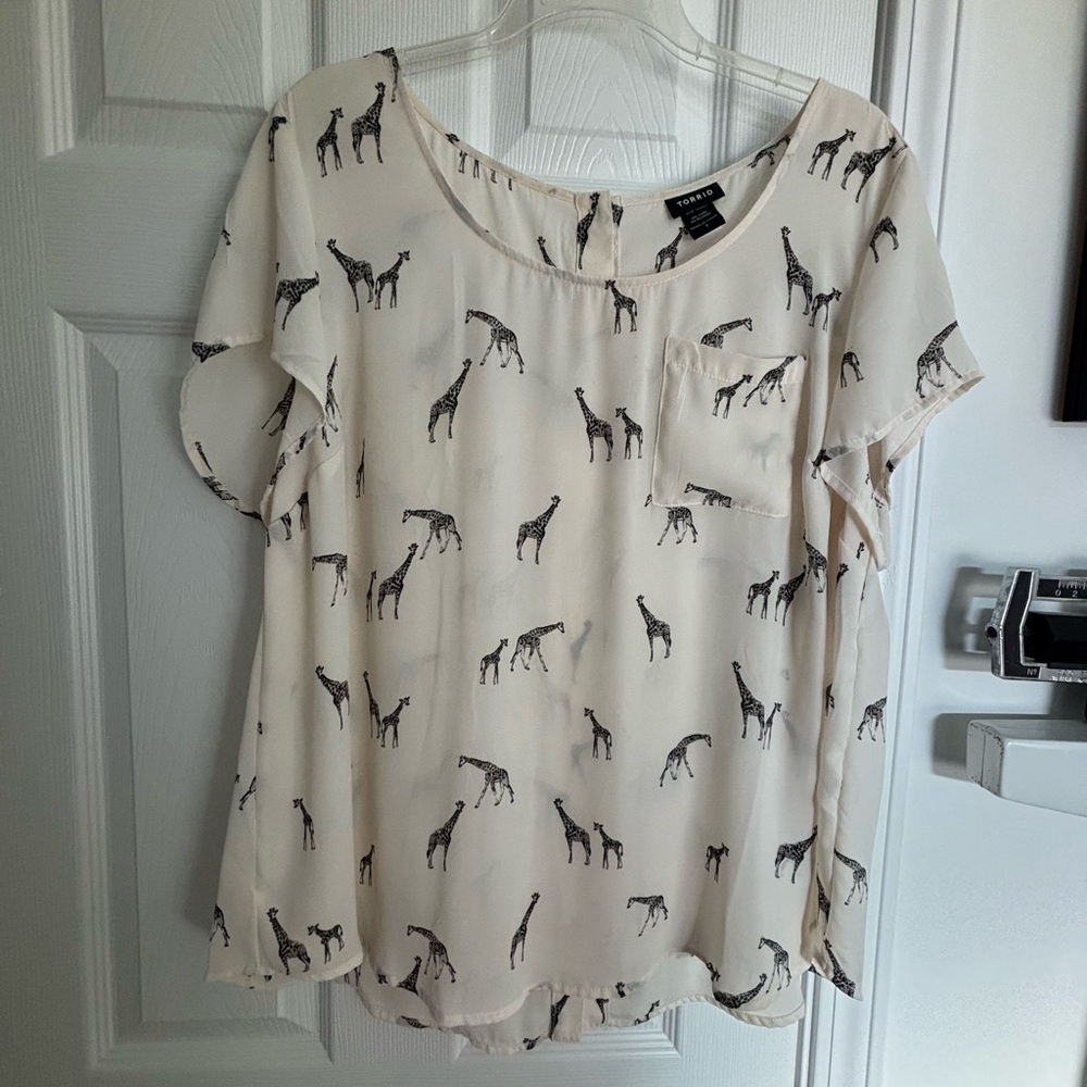 Torrid Cream Giraffe Print Blouse